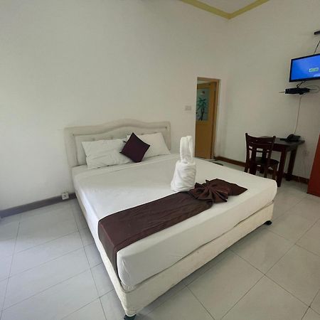 Hotel Sobana Lake Front Udawalawe Ngoại thất bức ảnh