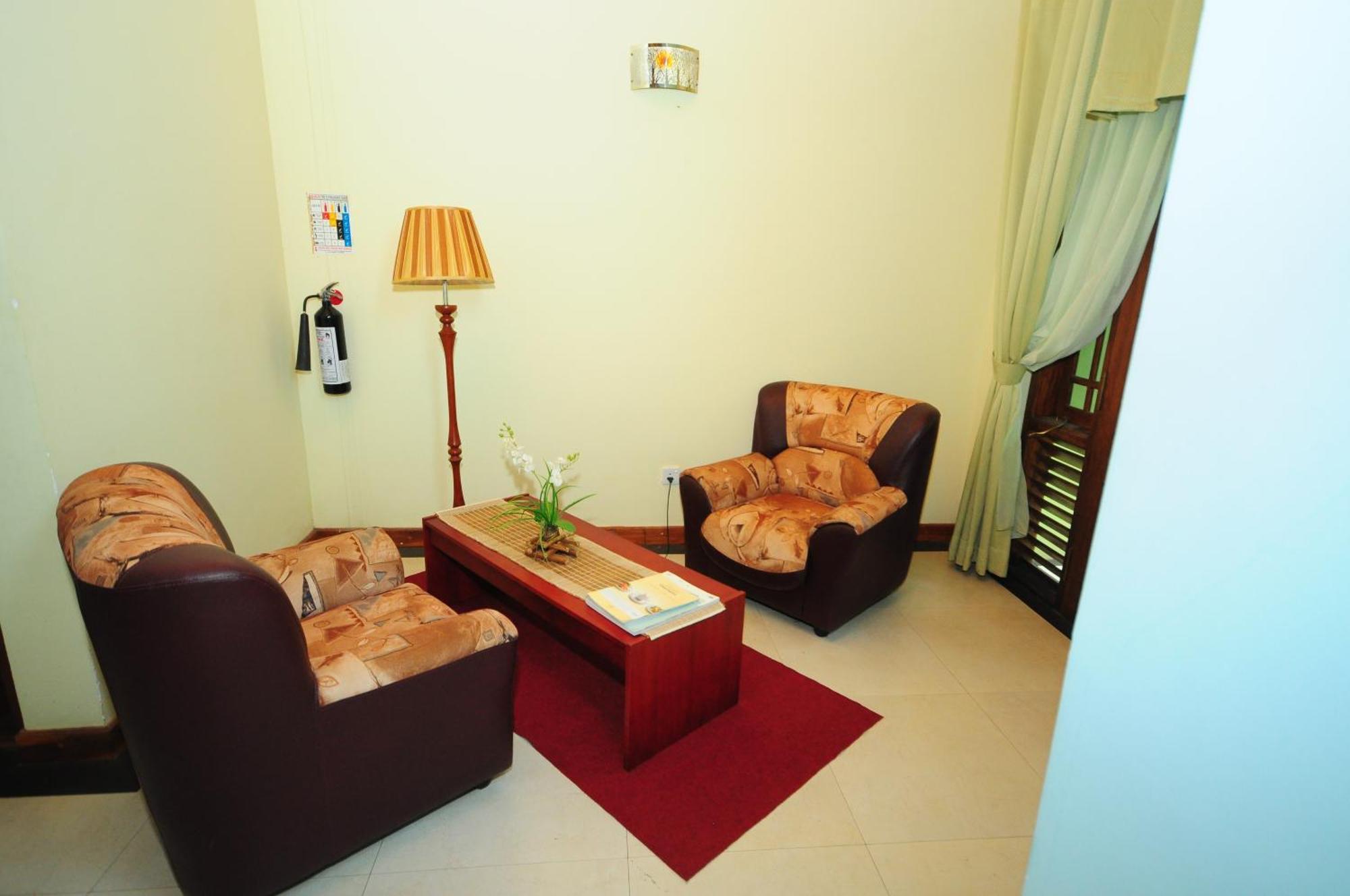 Hotel Sobana Lake Front Udawalawe Ngoại thất bức ảnh