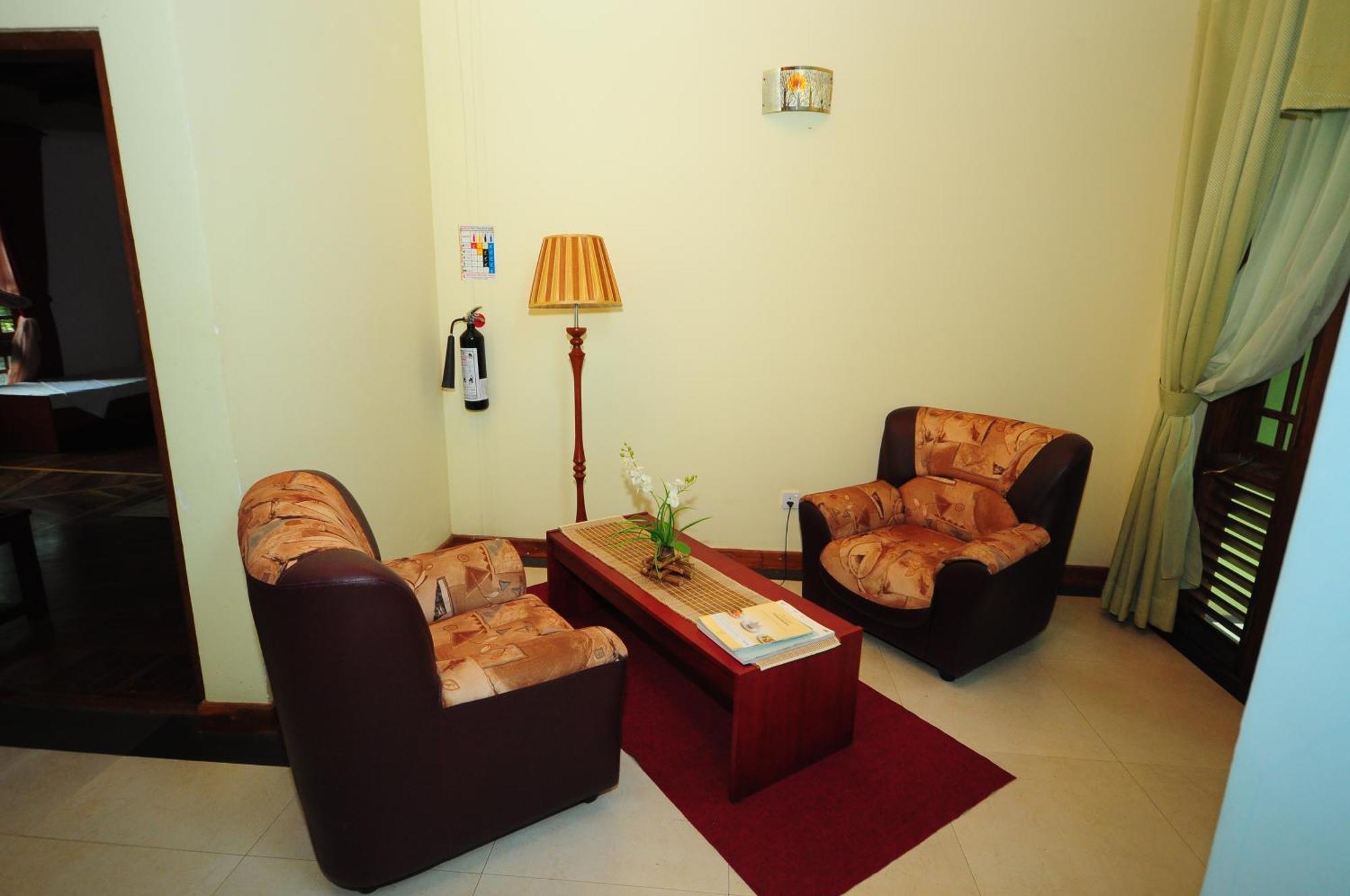 Hotel Sobana Lake Front Udawalawe Ngoại thất bức ảnh